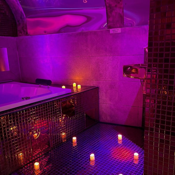 Private Room 28 - Love’nSpa - weekend en amoureux, love rooms avec spa ou jacuzzi privatif6 de Private Room 28