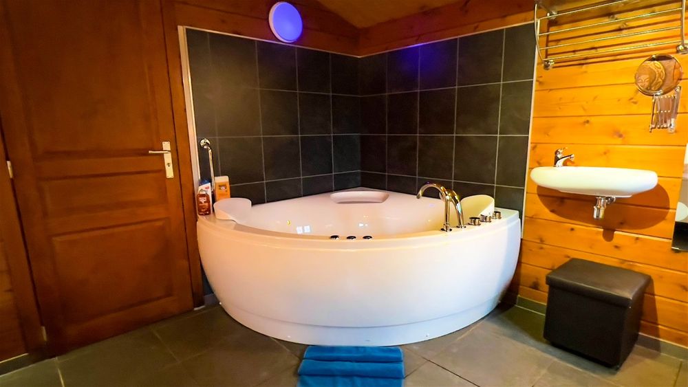 Au chalet d'Isa - Love’nSpa - weekend en amoureux, love rooms avec spa ou jacuzzi privatifAu chalet d'Isa