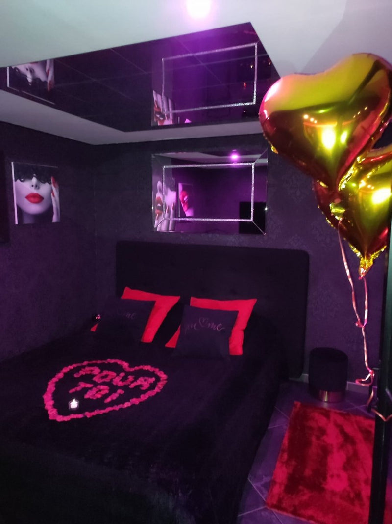 Avec Toi suites spa: La GLAMOUR - Love’nSpa - weekend en amoureux, love rooms avec spa ou jacuzzi privatif1 de Avec Toi suites spa: La GLAMOUR