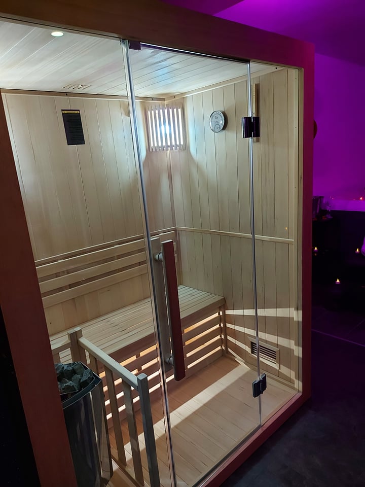 Avec Toi suites spa: La GLAMOUR - Love’nSpa - weekend en amoureux, love rooms avec spa ou jacuzzi privatif2 de Avec Toi suites spa: La GLAMOUR