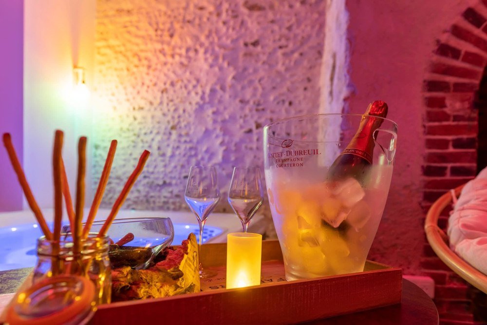 BA'CAM SPA - Love’nSpa - weekend en amoureux, love rooms avec spa ou jacuzzi privatif1 de BA'CAM SPA