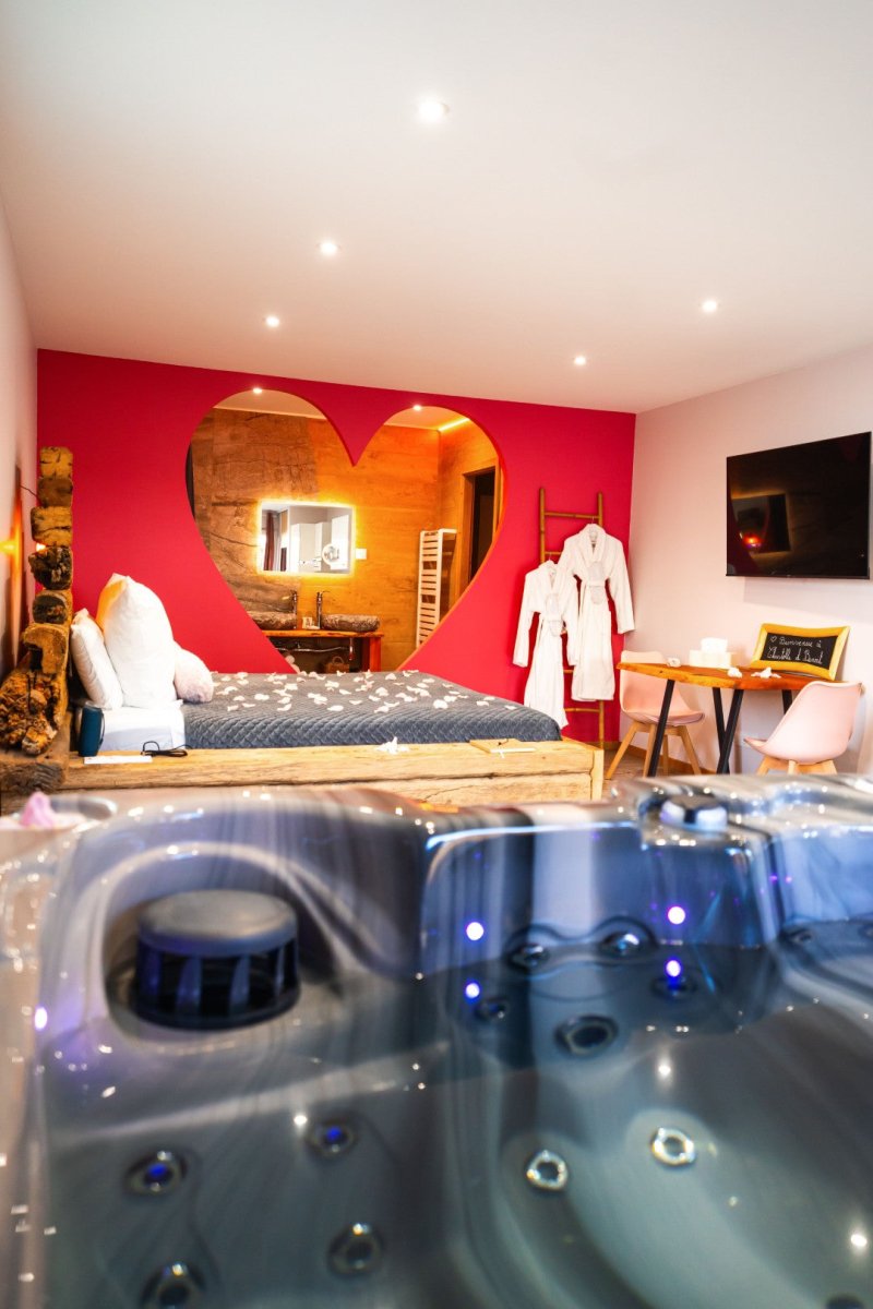 Bisou sucre - Love’nSpa - weekend en amoureux, love rooms avec spa ou jacuzzi privatif7 de Bisou sucre