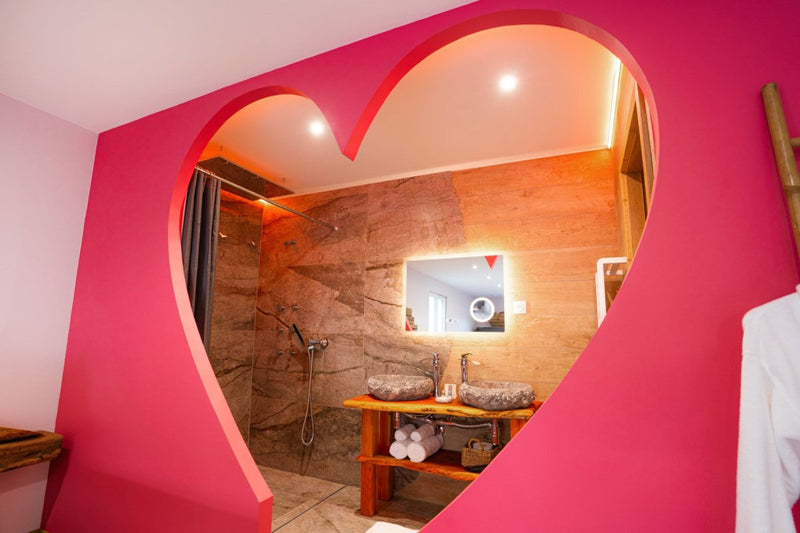 Bisou sucre - Love’nSpa - weekend en amoureux, love rooms avec spa ou jacuzzi privatif1 de Bisou sucre