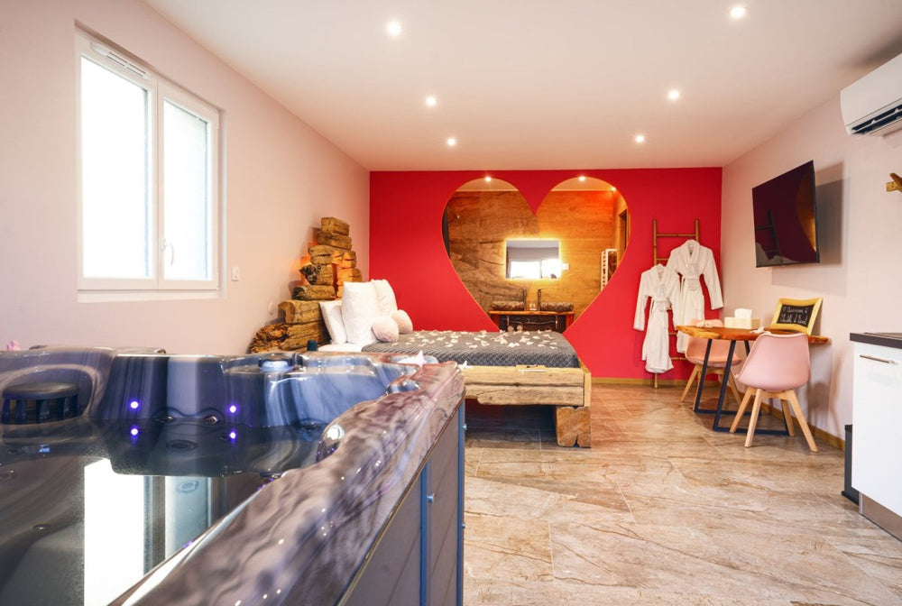 Bisou sucre - Love’nSpa - weekend en amoureux, love rooms avec spa ou jacuzzi privatif10 de Bisou sucre