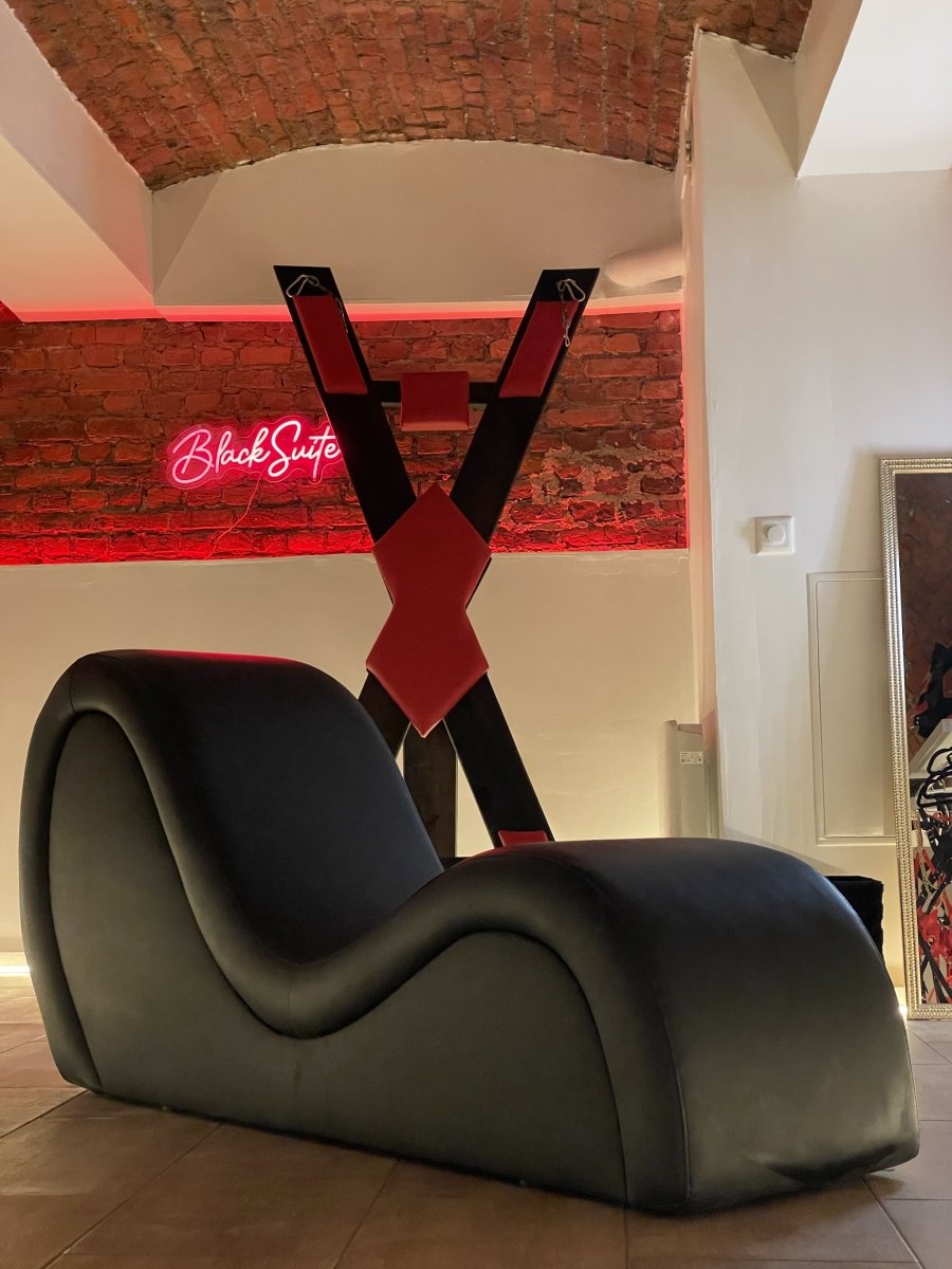 BlackSuite - Love’nSpa - weekend en amoureux, love rooms avec spa ou jacuzzi privatif7 de BlackSuite