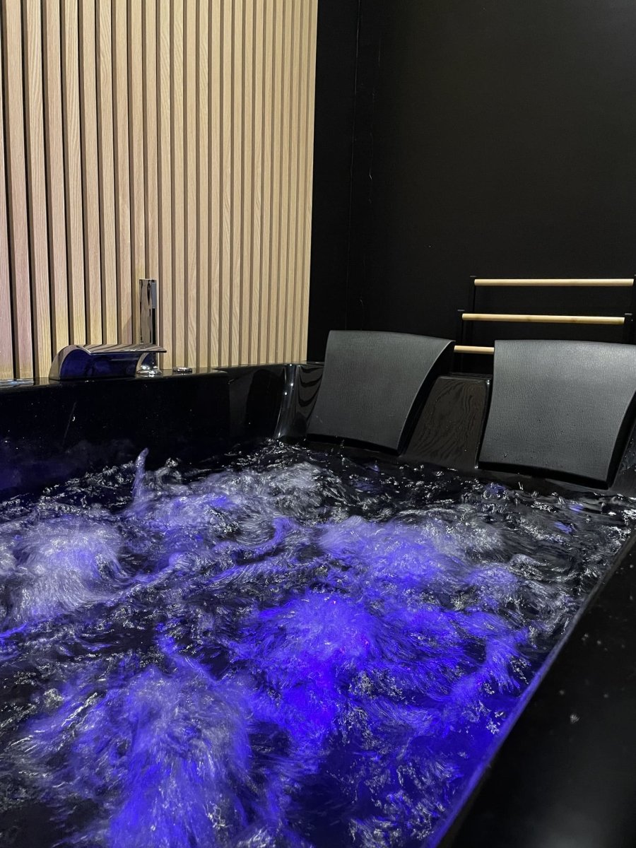 BlackSuite - Love’nSpa - weekend en amoureux, love rooms avec spa ou jacuzzi privatifBlackSuite
