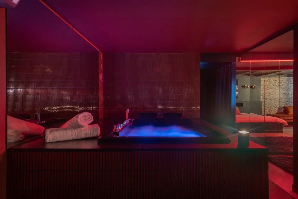 Bouche Cousue - Suite Bandara - Love’nSpa - weekend en amoureux, love rooms avec spa ou jacuzzi privatif3 de Bouche Cousue - Suite Bandara