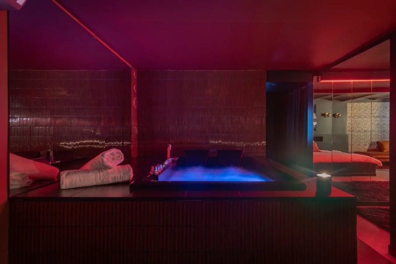 Bouche Cousue - Suite Bandara - Love’nSpa - weekend en amoureux, love rooms avec spa ou jacuzzi privatif2 de Bouche Cousue - Suite Bandara
