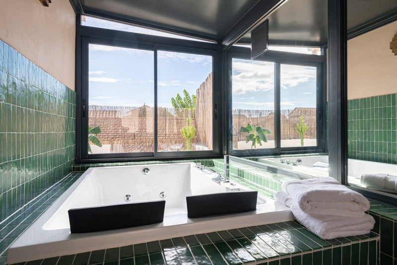 Bouche Cousue - Suite Beldi - Love’nSpa - weekend en amoureux, love rooms avec spa ou jacuzzi privatif3 de Bouche Cousue - Suite Beldi
