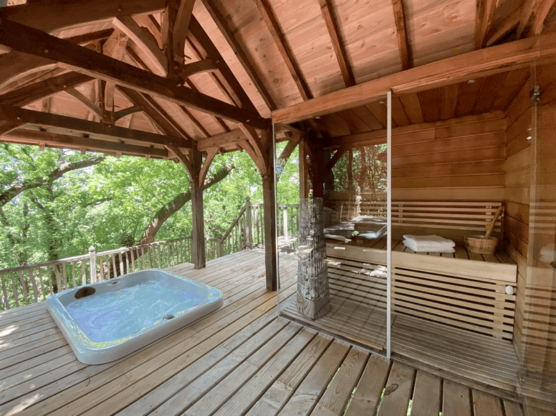 Cabane Château Spa et Sauna Puybeton - Love’nSpa - weekend en amoureux, love rooms avec spa ou jacuzzi privatif1 de Cabane Château Spa et Sauna Puybeton