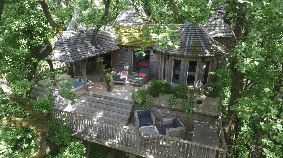 Cabane Château Spa et Sauna Puybeton - Love’nSpa - weekend en amoureux, love rooms avec spa ou jacuzzi privatifCabane Château Spa et Sauna Puybeton