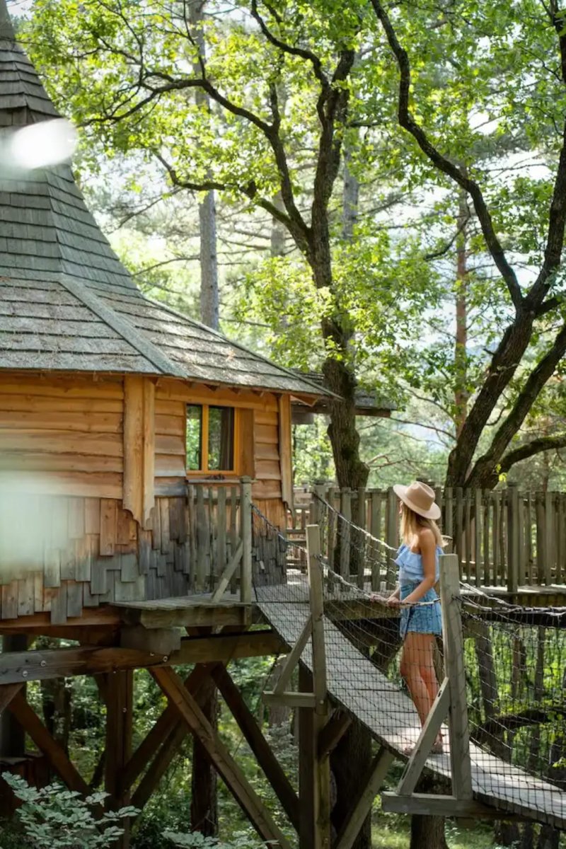 Cabane dans les arbres avec jacuzzi privatif - Aristoloche - Love’nSpa - weekend en amoureux, love rooms avec spa ou jacuzzi privatif12 de Cabane dans les arbres avec jacuzzi privatif - Aristoloche