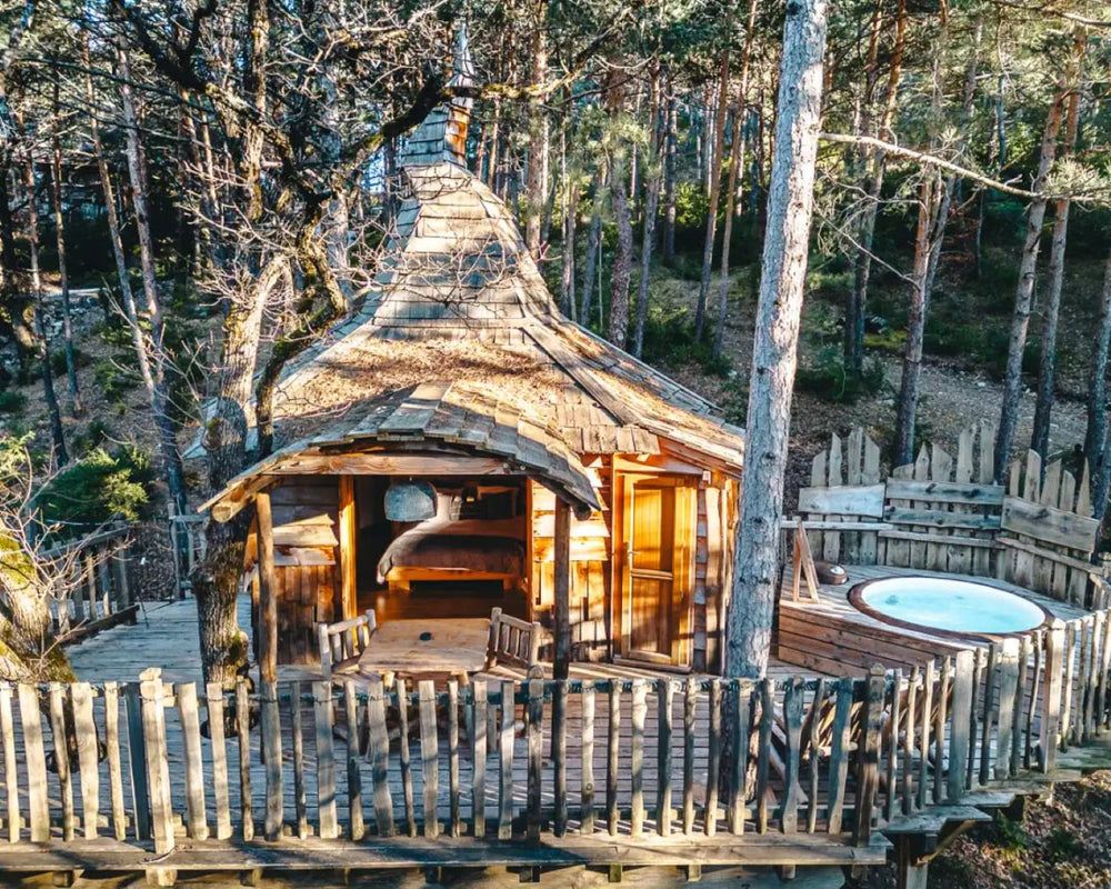 Cabane dans les arbres avec jacuzzi privatif - Aristoloche - Love’nSpa - weekend en amoureux, love rooms avec spa ou jacuzzi privatif11 de Cabane dans les arbres avec jacuzzi privatif - Aristoloche
