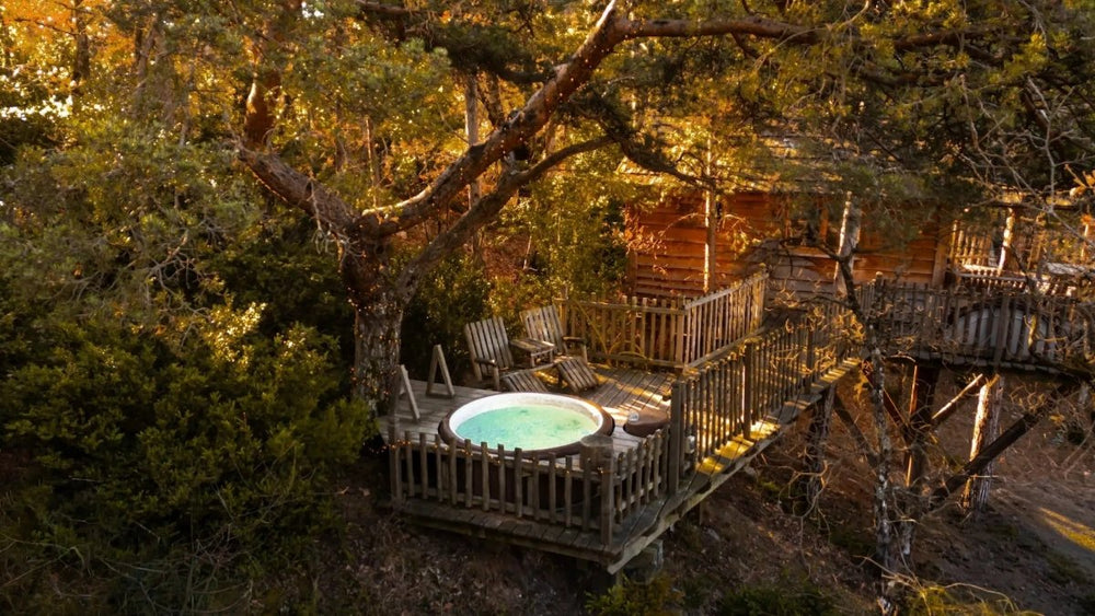 Cabane dans les arbres avec jacuzzi privatif - Bois d'Arambe - Love’nSpa - weekend en amoureux, love rooms avec spa ou jacuzzi privatif20 de Cabane dans les arbres avec jacuzzi privatif - Bois d'Arambe