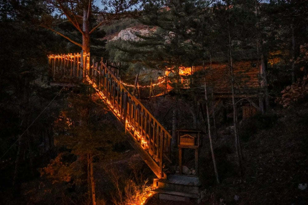 Cabane dans les arbres avec jacuzzi privatif - Bois d'Arambe - Love’nSpa - weekend en amoureux, love rooms avec spa ou jacuzzi privatif8 de Cabane dans les arbres avec jacuzzi privatif - Bois d'Arambe