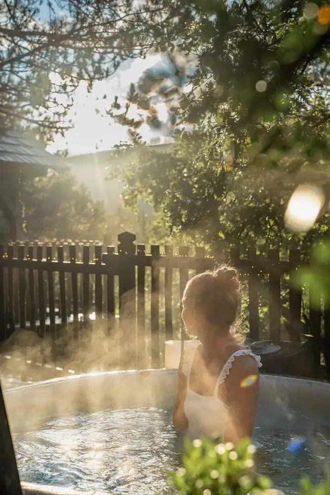 Cabane dans les arbres avec jacuzzi privatif - Bois d'Arambe - Love’nSpa - weekend en amoureux, love rooms avec spa ou jacuzzi privatif13 de Cabane dans les arbres avec jacuzzi privatif - Bois d'Arambe