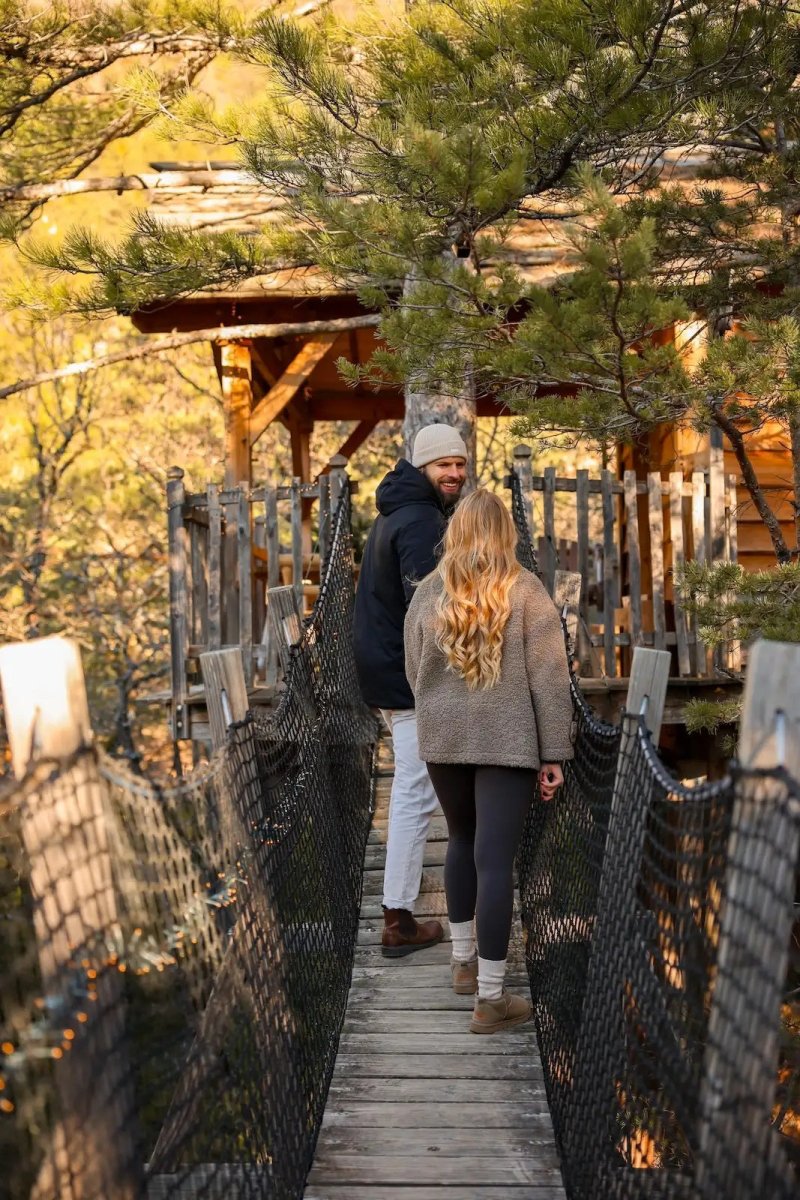 Cabane dans les arbres avec jacuzzi privatif - Bois d'Arambe - Love’nSpa - weekend en amoureux, love rooms avec spa ou jacuzzi privatif26 de Cabane dans les arbres avec jacuzzi privatif - Bois d'Arambe