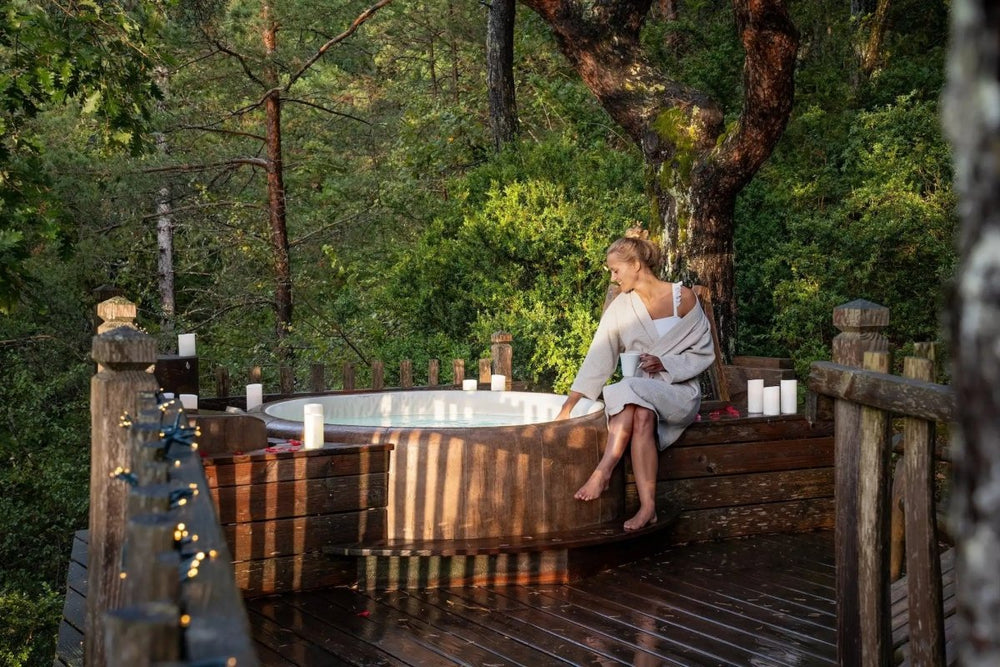 Cabane dans les arbres avec jacuzzi privatif - Bois d'Arambe - Love’nSpa - weekend en amoureux, love rooms avec spa ou jacuzzi privatif11 de Cabane dans les arbres avec jacuzzi privatif - Bois d'Arambe