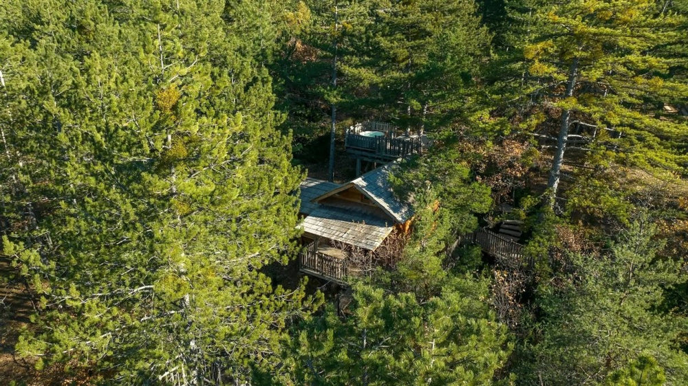 Cabane dans les arbres avec jacuzzi privatif - Épine Vinette - Love’nSpa - weekend en amoureux, love rooms avec spa ou jacuzzi privatif25 de Cabane dans les arbres avec jacuzzi privatif - Épine Vinette