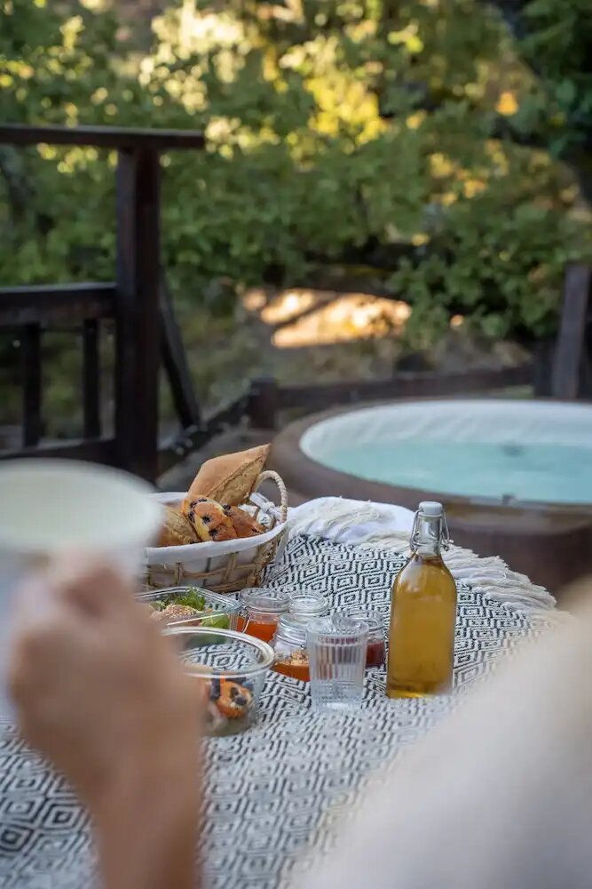 Cabane dans les arbres avec jacuzzi privatif - Petite Buëch - Love’nSpa - weekend en amoureux, love rooms avec spa ou jacuzzi privatif24 de Cabane dans les arbres avec jacuzzi privatif - Petite Buëch
