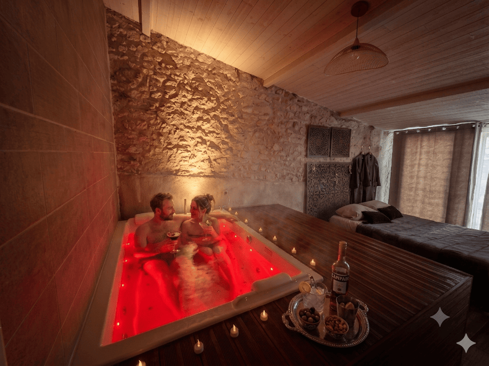Caporizon - Lov'BnB - Love’nSpa - weekend en amoureux, love rooms avec spa ou jacuzzi privatif2 de Caporizon - Lov'BnB