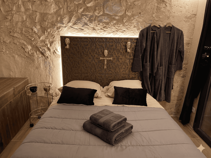 Caporizon - Lov'BnB - Love’nSpa - weekend en amoureux, love rooms avec spa ou jacuzzi privatif3 de Caporizon - Lov'BnB