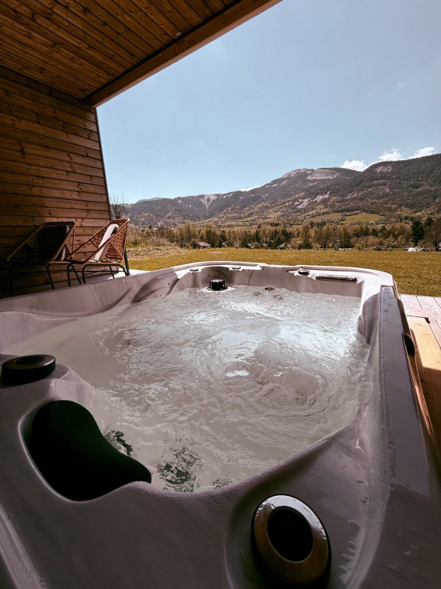 Charda Spa - Loveroom Spa avec jacuzzi privatif - Love’nSpa - weekend en amoureux, love rooms avec spa ou jacuzzi privatif9 de Charda Spa - Loveroom Spa avec jacuzzi privatif