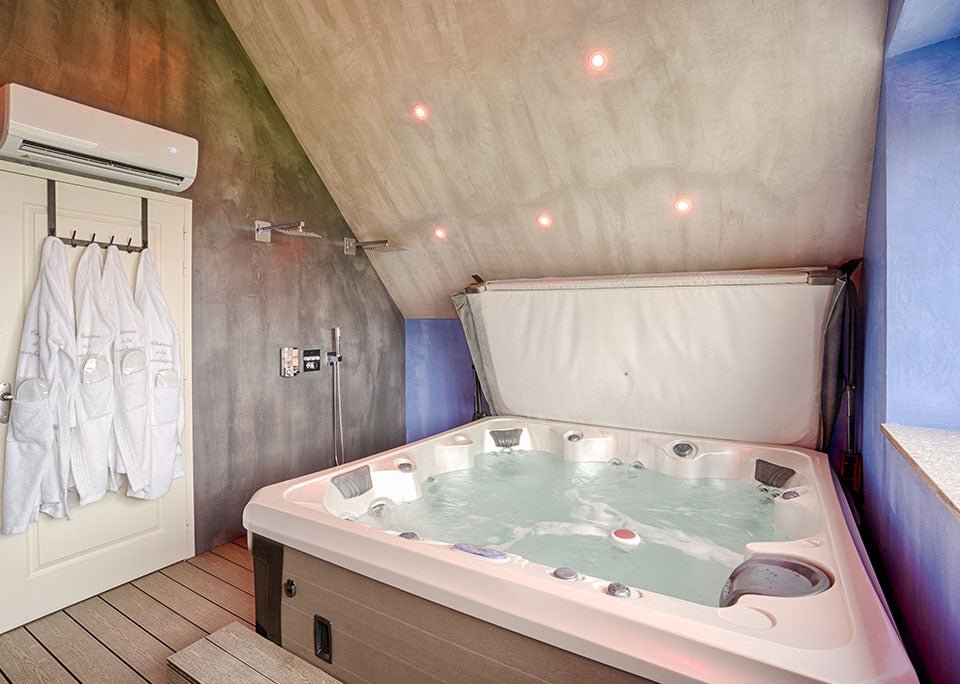 Charme à la campagne - Love’nSpa - weekend en amoureux, love rooms avec spa ou jacuzzi privatif1 de Charme à la campagne