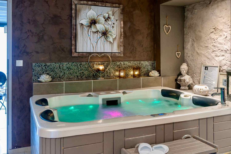 Charme au fil de l'eau - Juste Toi Et Moi - Love’nSpa - weekend en amoureux, love rooms avec spa ou jacuzzi privatif2 de Charme au fil de l'eau - Juste Toi Et Moi