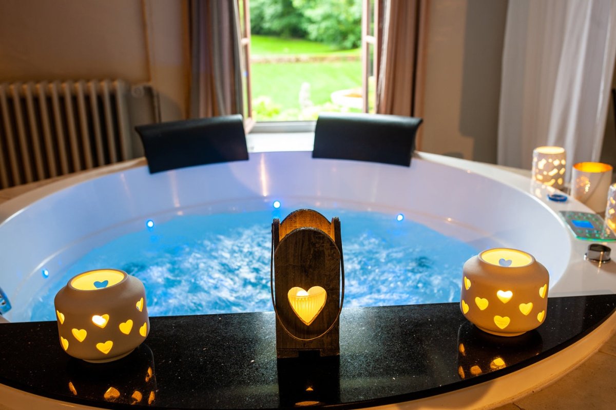Charme au fil de l'eau - L'instant Douceur - Love’nSpa - weekend en amoureux, love rooms avec spa ou jacuzzi privatifCharme au fil de l'eau - L'instant Douceur