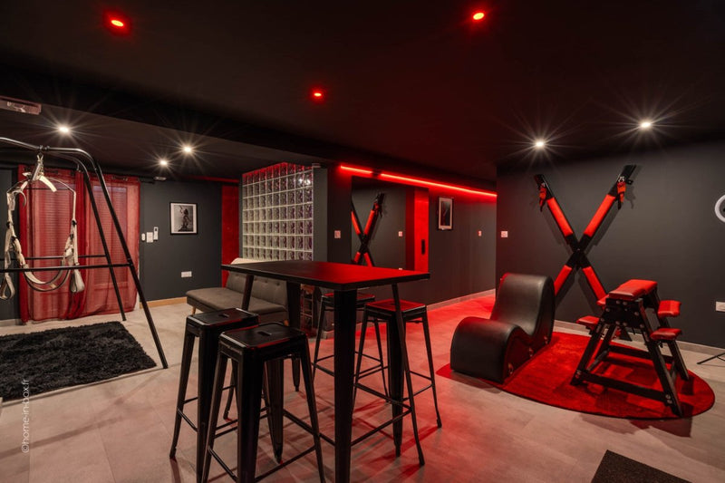 Chez MV - L’Interdit – Luxe, Glamour et Sensualité - Love’nSpa - weekend en amoureux, love rooms avec spa ou jacuzzi privatif1 de Chez MV - L’Interdit – Luxe, Glamour et Sensualité