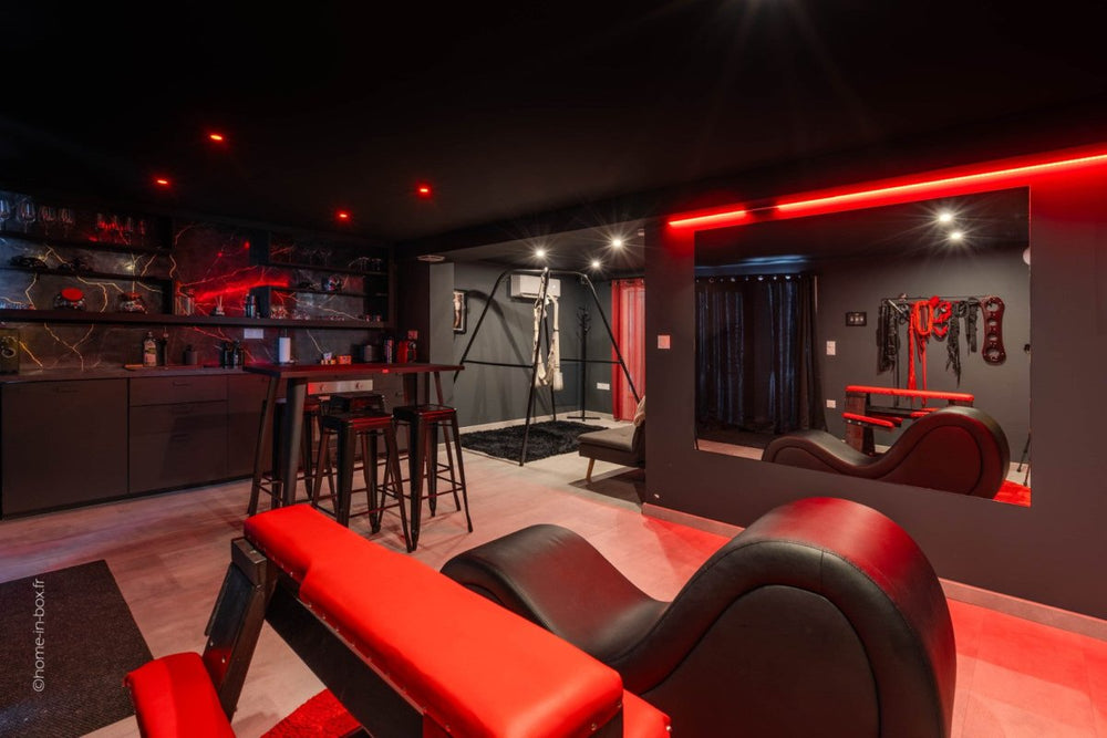 Chez MV - L’Interdit – Luxe, Glamour et Sensualité - Love’nSpa - weekend en amoureux, love rooms avec spa ou jacuzzi privatif8 de Chez MV - L’Interdit – Luxe, Glamour et Sensualité