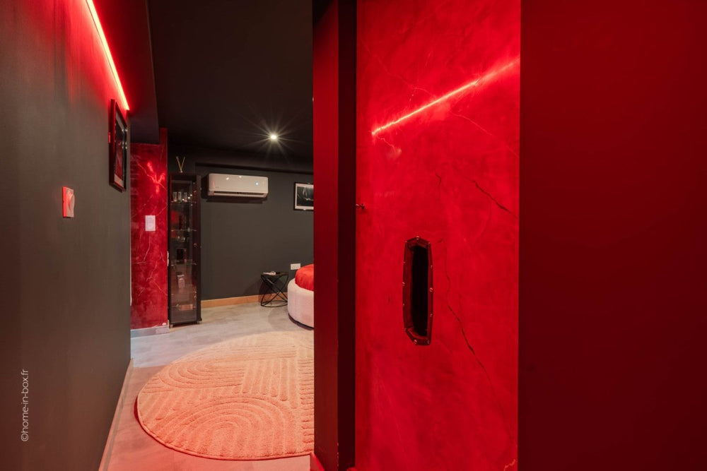 Chez MV - L’Interdit – Luxe, Glamour et Sensualité - Love’nSpa - weekend en amoureux, love rooms avec spa ou jacuzzi privatif10 de Chez MV - L’Interdit – Luxe, Glamour et Sensualité