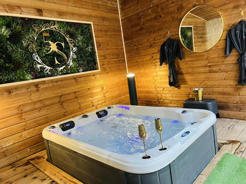 Cinquième Sens - Love’nSpa - weekend en amoureux, love rooms avec spa ou jacuzzi privatif1 de Cinquième Sens