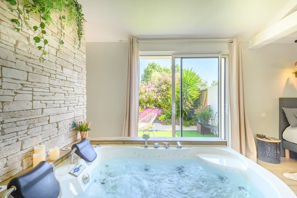 Cjour 85 - L'essentiel Love 85 - Love’nSpa - weekend en amoureux, love rooms avec spa ou jacuzzi privatif6 de Cjour 85 - L'essentiel Love 85