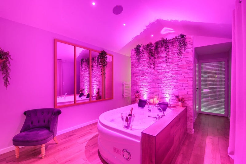 Cjour 85 - L'essentiel Love 85 - Love’nSpa - weekend en amoureux, love rooms avec spa ou jacuzzi privatif2 de Cjour 85 - L'essentiel Love 85