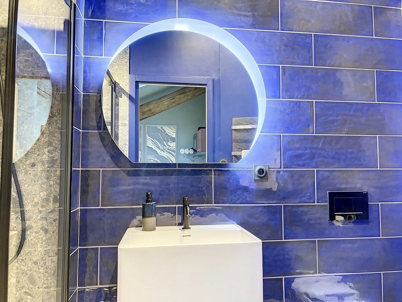 Cocon Blanc câlin - Jacuzzi privatif - Love Room - Love’nSpa - weekend en amoureux, love rooms avec spa ou jacuzzi privatif4 de Cocon Blanc câlin - Jacuzzi privatif- Love Room