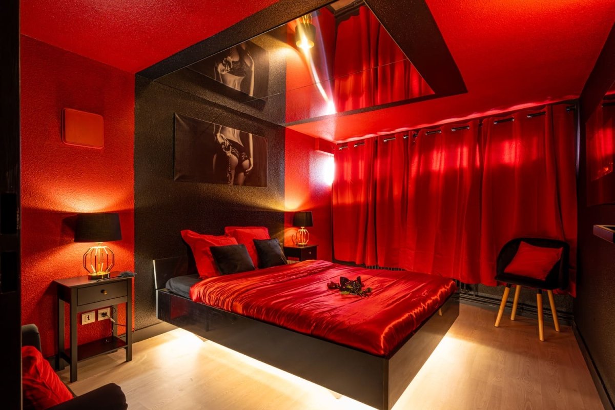 Cocon Relax – Cocon Sensuel - Love’nSpa - weekend en amoureux, love rooms avec spa ou jacuzzi privatifLes cocons de Nath - Cocon Sensuel
