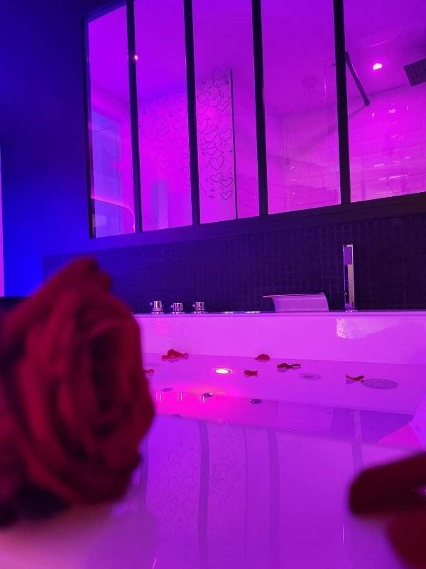 Colorroom31 - Love’nSpa - weekend en amoureux, love rooms avec spa ou jacuzzi privatif6 de Colorroom31