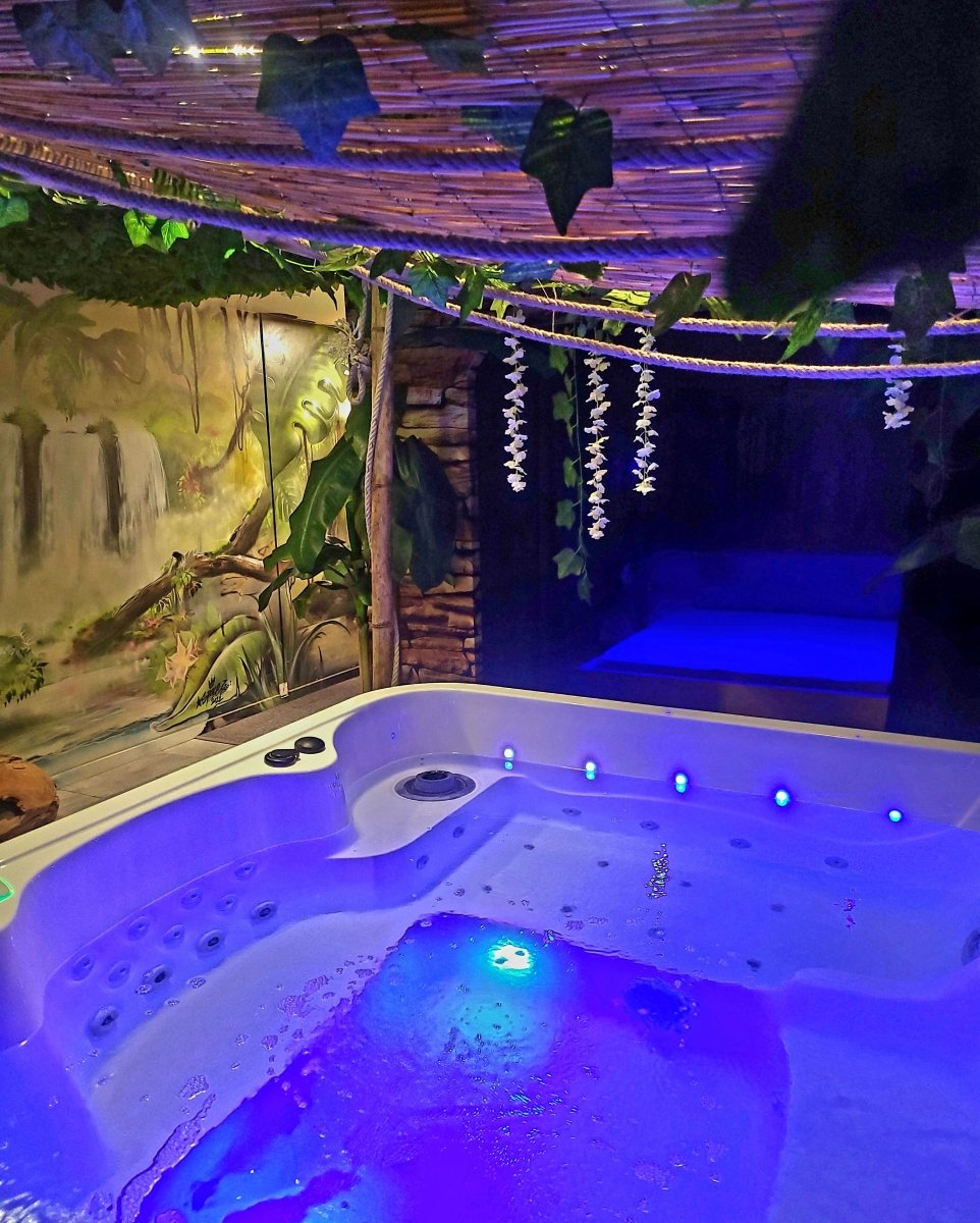 Coquéo Spa - Love’nSpa - weekend en amoureux, love rooms avec spa ou jacuzzi privatif8 de Suite Coquéo Spa & Sauna •Paris•Disneyland