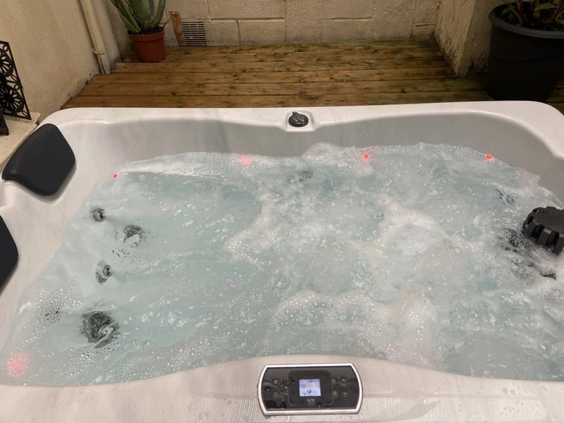 CosyRouen Bouquet Jacuzzi parking gratuit - Love’nSpa - weekend en amoureux, love rooms avec spa ou jacuzzi privatif4 de CosyRouen Bouquet Jacuzzi parking gratuit