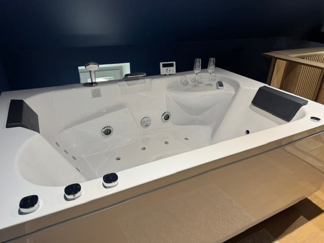 "Cote - et - vins" - La nuit d'Orion - Love’nSpa - weekend en amoureux, love rooms avec spa ou jacuzzi privatif3 de Cote-et-vins - La nuit d'Orion