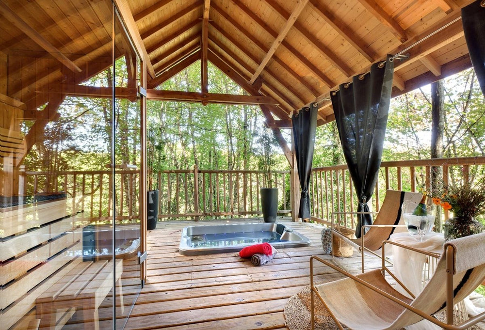 CYPRES SI HAUT - Love’nSpa - weekend en amoureux, love rooms avec spa ou jacuzzi privatif11 de CYPRES SI HAUT