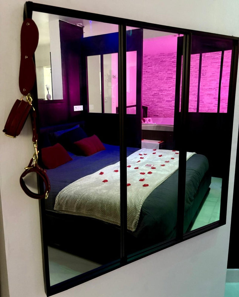 Dalikyda - La Tentation - Jacuzzi & Cinéma Privée - Love’nSpa - weekend en amoureux, love rooms avec spa ou jacuzzi privatif2 de Dalikyda - La Tentation - Jacuzzi & Cinéma Privée