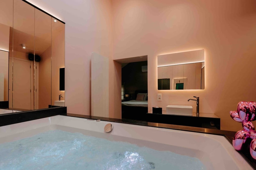 Designer Hotel - Chanel - Love’nSpa - weekend en amoureux, love rooms avec spa ou jacuzzi privatif7 de Designer Hotel - Chanel
