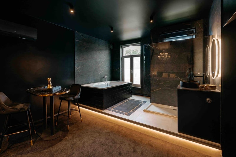 Designer Hotel - Dolce Gabbane - Love’nSpa - weekend en amoureux, love rooms avec spa ou jacuzzi privatif3 de Designer Hotel - Dolce Gabbane