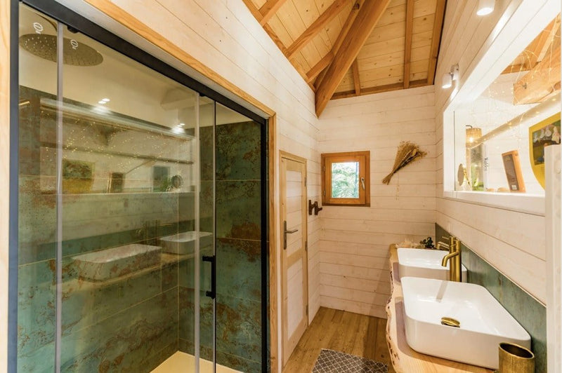 Dihan hôtel de cabanes - Cabane spa luxe Ehan - Love’nSpa - weekend en amoureux, love rooms avec spa ou jacuzzi privatif3 de Dihan hôtel de cabanes - Cabane spa luxe Ehan