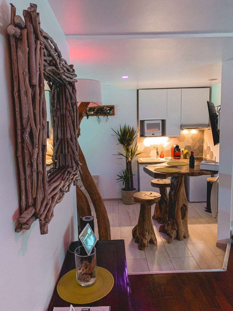 DOMAINE DE LA BESNERIE - La Suit’ Baliwood - Love’nSpa - weekend en amoureux, love rooms avec spa ou jacuzzi privatif3 de DOMAINE DE LA BESNERIE - La Suit’ Baliwood