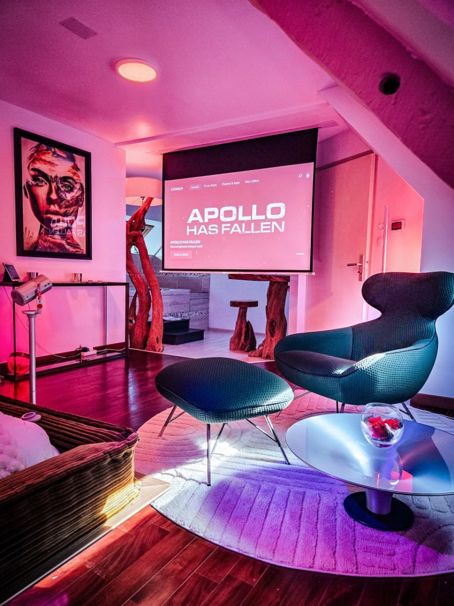 DOMAINE DE LA BESNERIE - La Suit’ Baliwood - Love’nSpa - weekend en amoureux, love rooms avec spa ou jacuzzi privatifDOMAINE DE LA BESNERIE - La Suit’ Baliwood
