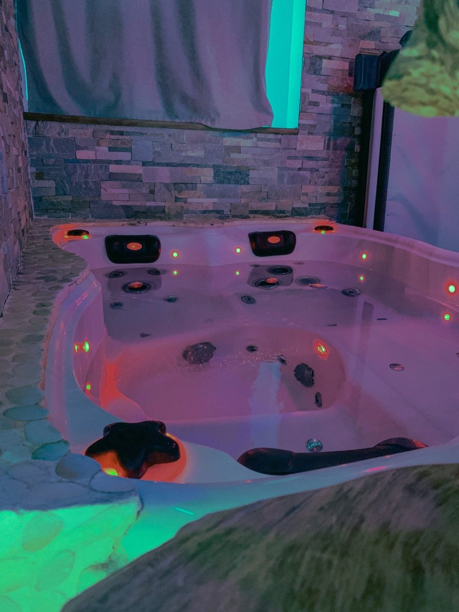 DOMAINE DE LA BESNERIE - La Suit’Moonlight - Love’nSpa - weekend en amoureux, love rooms avec spa ou jacuzzi privatif5 de DOMAINE DE LA BESNERIE - La Suit’Moonlight